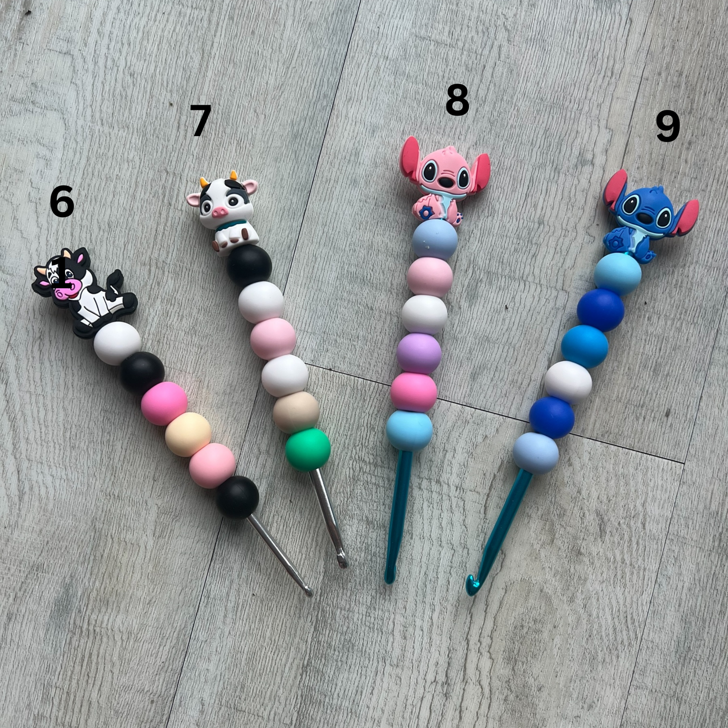 Ergonomic Crochet Hook with Silicone Beads Handmade