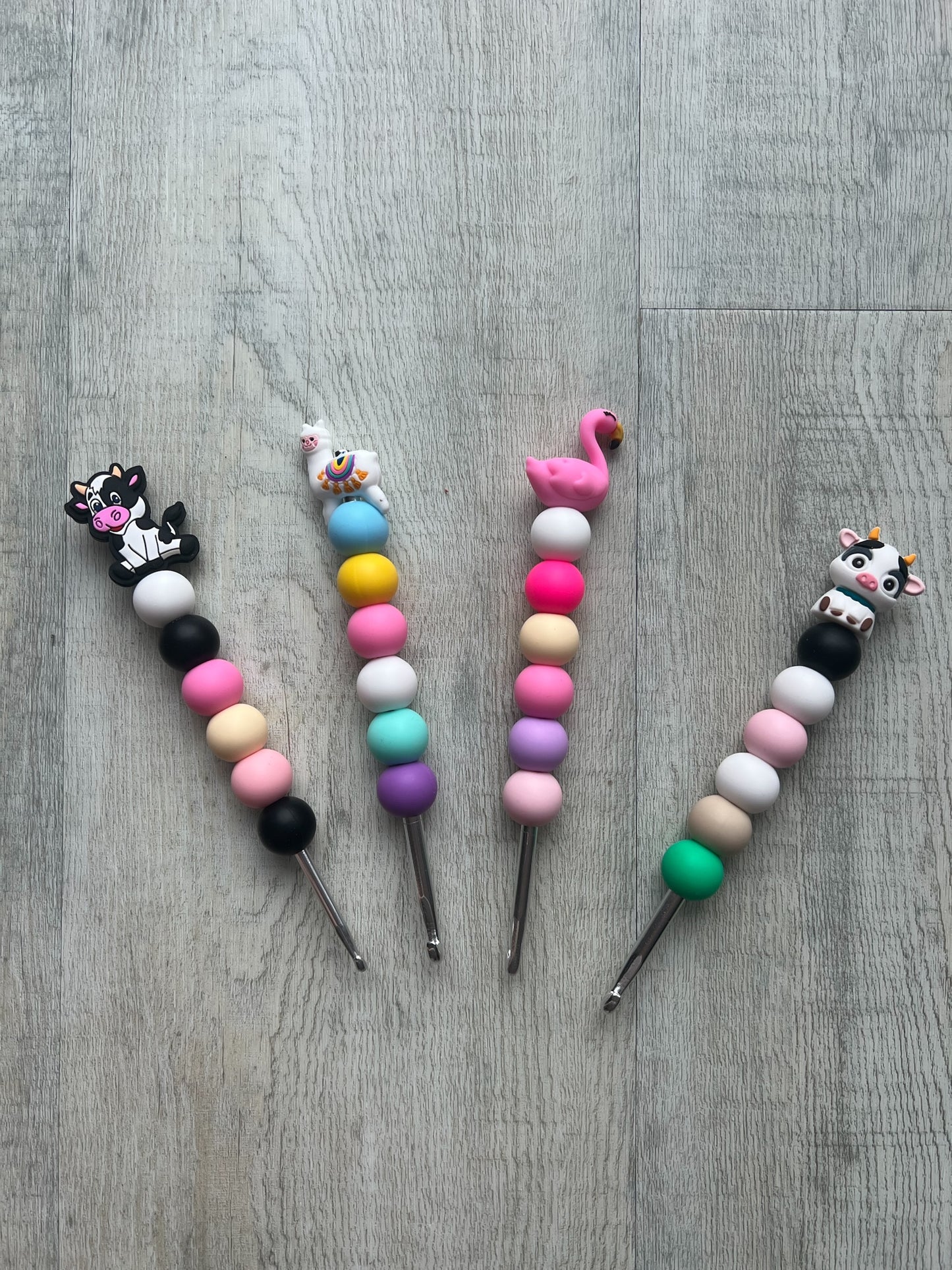 Ergonomic Crochet Hook with Silicone Beads Handmade